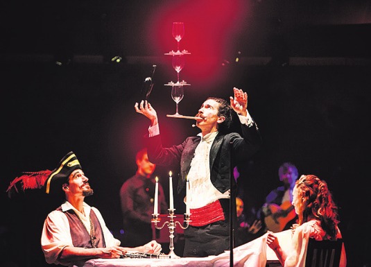 Märchenhaft, artistisch, voller Komik und verblüffend trickreich ist die Show zum Dinner Märchenhaft, artistisch, voller Komik und verblüffend trickreich ist die Show zum Dinner