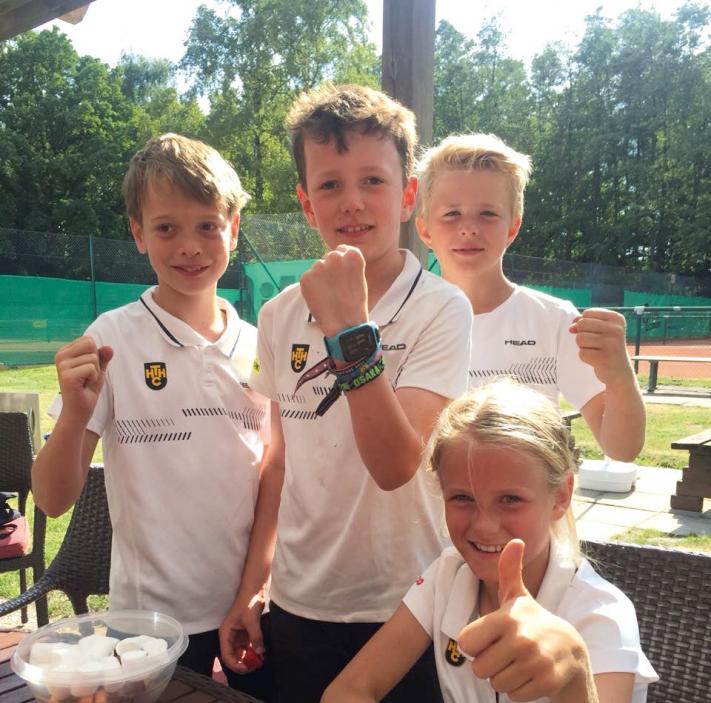 Die U10 des HTHC mit Tom und Carla von der Heide, Jacob Schalk und Lukas Ackermann. (Foto: Yenilmez) Die U10 des HTHC mit Tom und Carla von der Heide, Jacob Schalk und Lukas Ackermann. (Foto: Yenilmez)