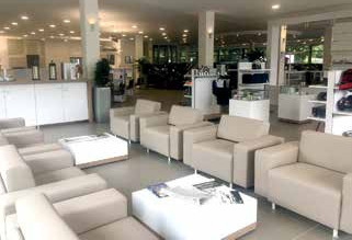 Hamburg-Othmarschen – hier ist sogar das Warten angenehm  Foto: Willy Tiedtke Hamburg-Othmarschen – hier ist sogar das Warten angenehm  Foto: Willy Tiedtke