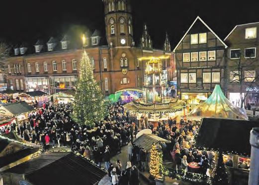 Die Stader Altstadt rings um den Pferdemarkt verwandelt sich mit kleinen Buden, hübschen Handwerksstücken und geschmückten Gassen in ein Adventswunderland Foto: Stade Marketing  Die Stader Altstadt rings um den Pferdemarkt verwandelt sich mit kleinen Buden, hübschen Handwerksstücken und geschmückten Gassen in ein Adventswunderland Foto: Stade Marketing