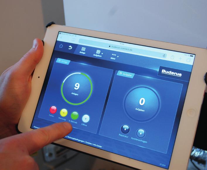 Die Firma Kim Bödecker Wärmetechnik ist spezialisiert auf Buderus-Heizungstechnik – dazu gehören auch smarte Steuereinheiten wie ein Tablet Foto: Tina Jordan Die Firma Kim Bödecker Wärmetechnik ist spezialisiert auf Buderus-Heizungstechnik – dazu gehören auch smarte Steuereinheiten wie ein Tablet Foto: Tina Jordan