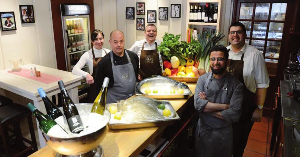 Das ElbWein-Team kocht nun auch wieder mittags