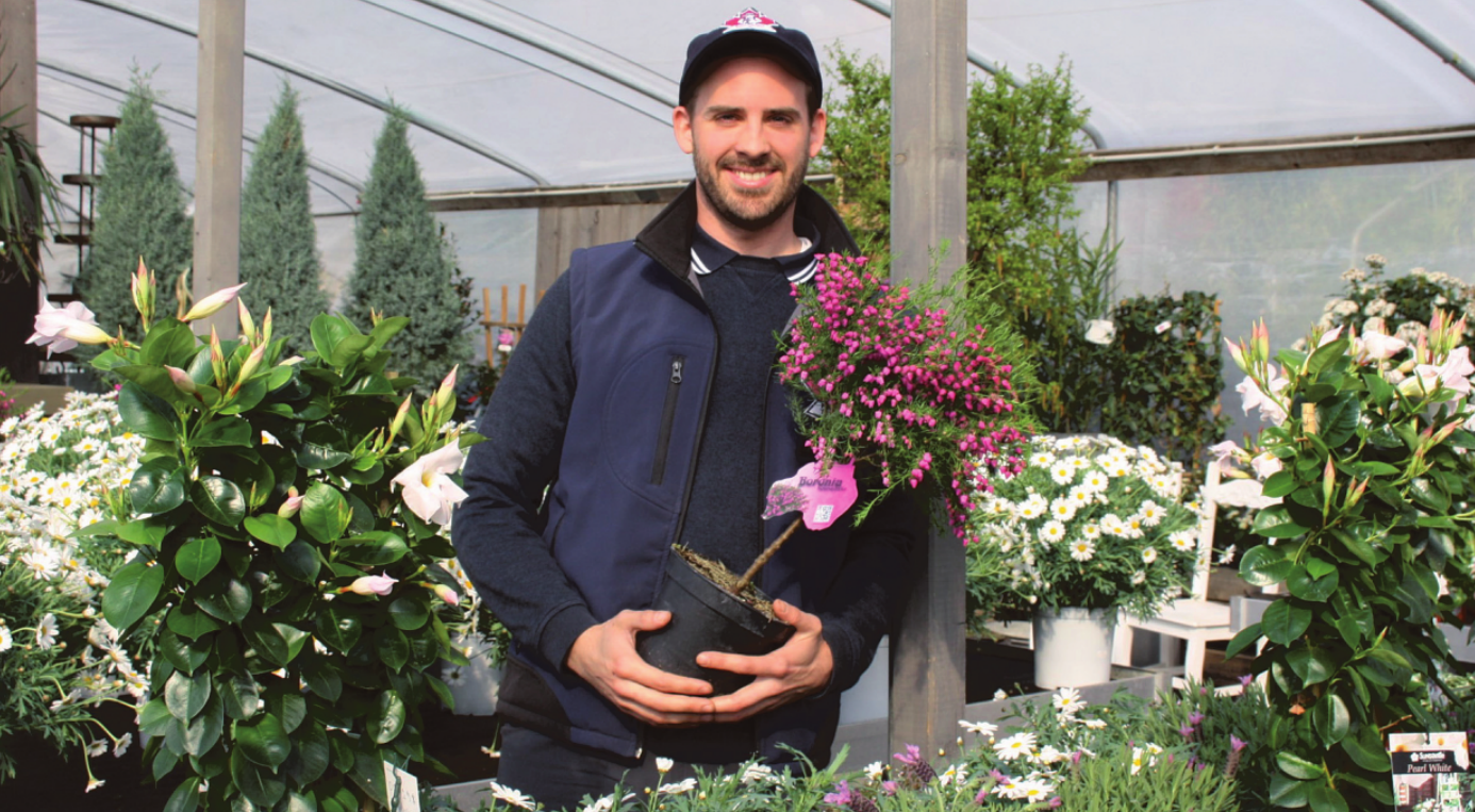 Juniorchef Marc Riechers freut sich auf viele Besucher bei seiner legendären „Viva Balkonia“ Foto: Jäger Juniorchef Marc Riechers freut sich auf viele Besucher bei seiner legendären „Viva Balkonia“ Foto: Jäger