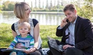 Dank Home-Office ungebunden und flexibel – da kommt auch das Familienleben nicht zu kurz. Foto: fotolia/ b.neeser Dank Home-Office ungebunden und flexibel – da kommt auch das Familienleben nicht zu kurz. Foto: fotolia/ b.neeser