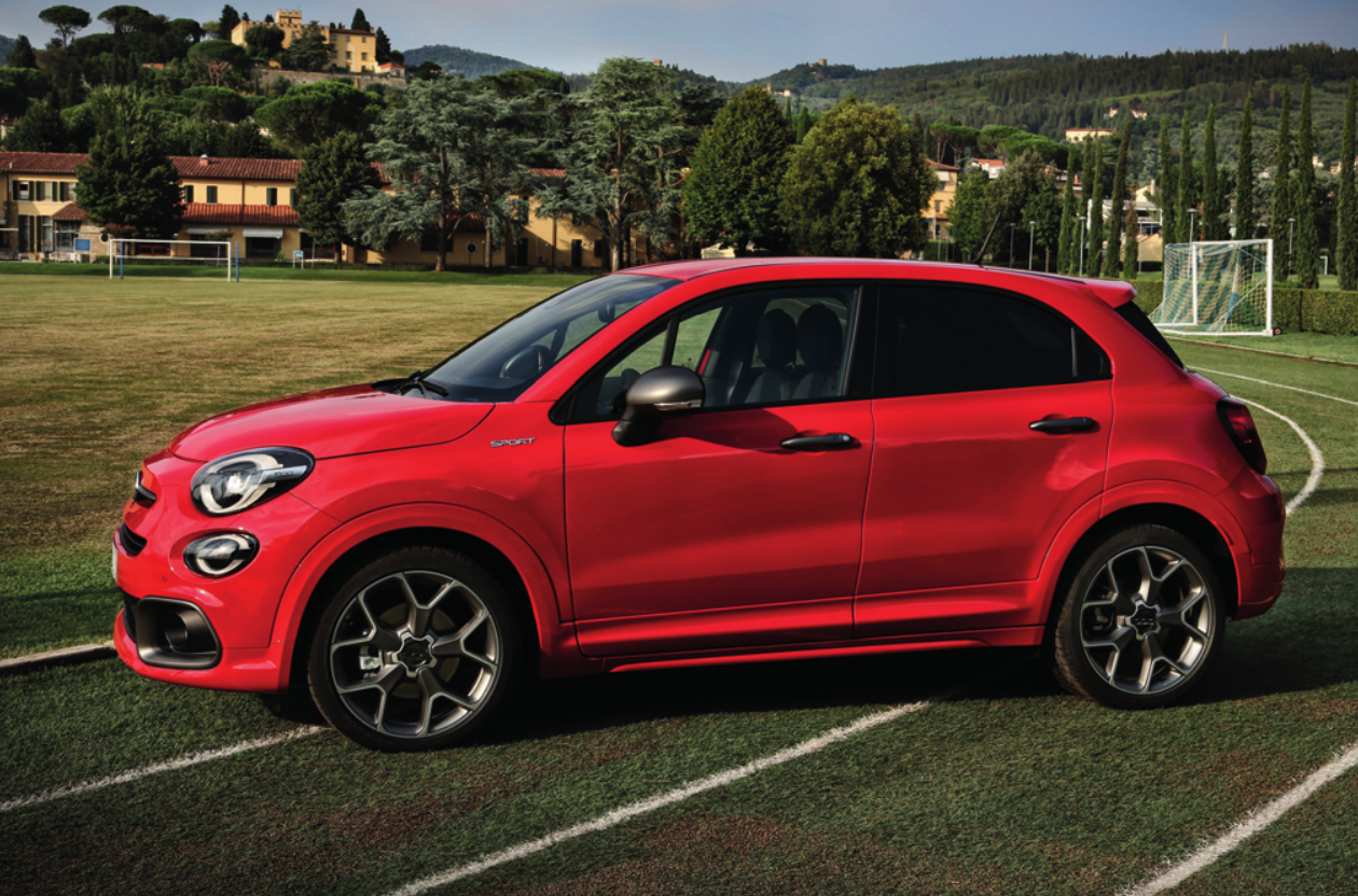 Exklusives Rot und auffälliges Design: der Fiat 500X Sport. Foto: lFIAT Automobile Exklusives Rot und auffälliges Design: der Fiat 500X Sport. Foto: lFIAT Automobile