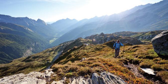 Die beschilderte Wanderroute führt vom Tegernsee über Achensee und Zillertal nach Sterzing FOTO: ©DIE ALPENÜBERQUERUNG