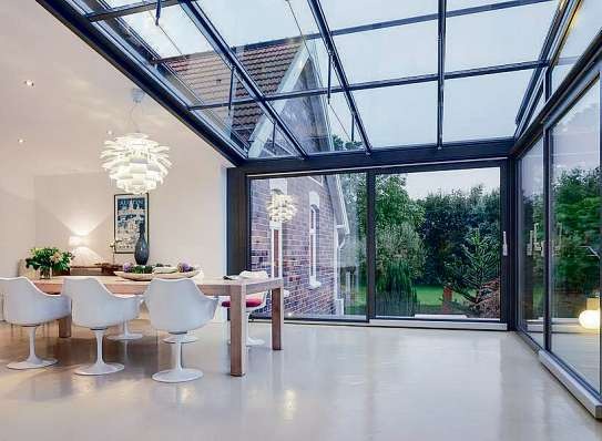 Lichtdurchflutet kann der Wintergarten zu jeder Jahreszeit bestens genutzt und genossen werden Foto: djd/Solarlux Lichtdurchflutet kann der Wintergarten zu jeder Jahreszeit bestens genutzt und genossen werden Foto: djd/Solarlux