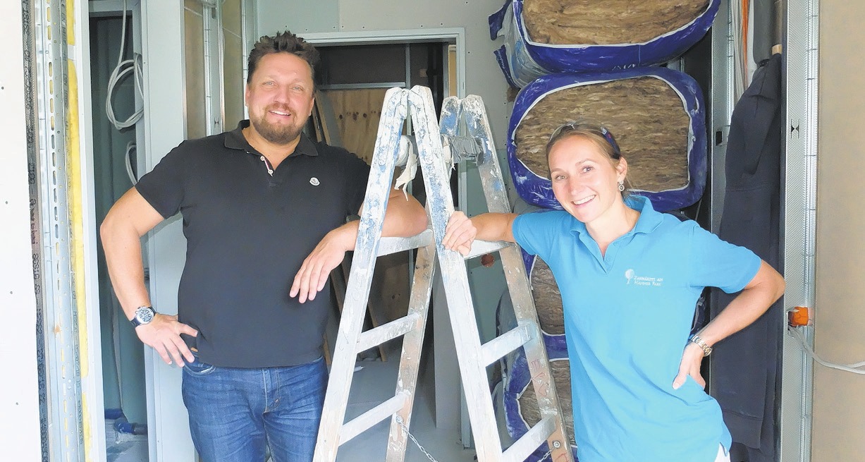Freuen sich auf ihre Praxiserweiterung: Dr. Oliver und Dr. Dagmar Hagenlocher Foto: tel Freuen sich auf ihre Praxiserweiterung: Dr. Oliver und Dr. Dagmar Hagenlocher Foto: tel
