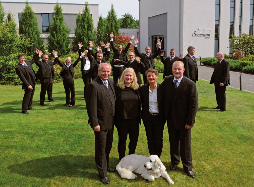 Familie Seemann und das Team feiern 125-jähriges Bestehen FOTO: BORIS ROSTAMI-RABET