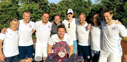 UHC Herren 30: Durch ein 7:2 gegen den TC BW Berlin im vorletzten Punktspiel wurde der Bundesliga Klassenerhalt gesichert. Im kommenden Jahr kommt es zum Lokalderby UHC gegen den TTK Sachsenwald. Foto: UHC UHC Herren 30: Durch ein 7:2 gegen den TC BW Berlin im vorletzten Punktspiel wurde der Bundesliga Klassenerhalt gesichert. Im kommenden Jahr kommt es zum Lokalderby UHC gegen den TTK Sachsenwald. Foto: UHC