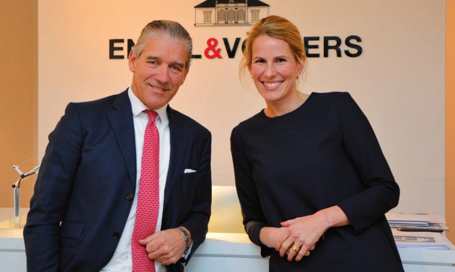 Shop-Leiterin Kerstin Heyng mit Unternehmensgründer Christian Völkers
