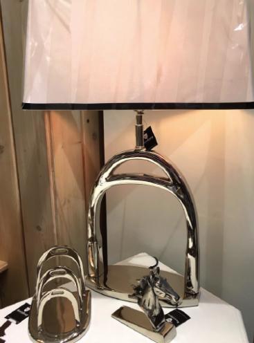 Accessoires, Geschenkideen und mehr gibt es im Kastanien Hof