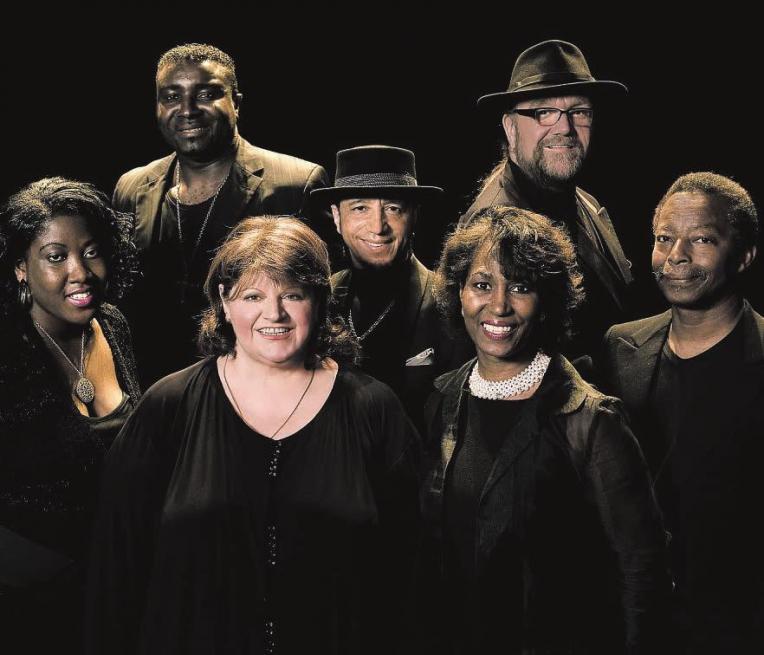 „Big Mama & The Golden Six“ singen am 18. Januar in der Laeiszhalle Foto: pr „Big Mama & The Golden Six“ singen am 18. Januar in der Laeiszhalle Foto: pr