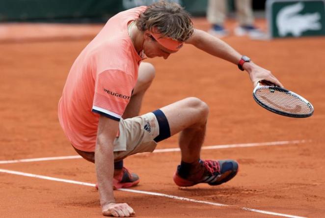 Lange konnte sich Alexander Zverev auf den Beinen halten, gegen Dominic Thiem war die Kraft am Ende. (Foto: Jürgen Hasenkopf) Lange konnte sich Alexander Zverev auf den Beinen halten, gegen Dominic Thiem war die Kraft am Ende. (Foto: Jürgen Hasenkopf)
