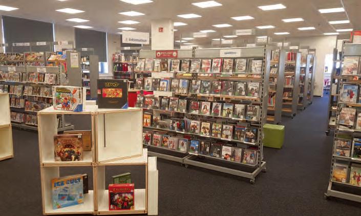 Bücher, Spiele, DVDs und vieles mehr gibt es auch außerhalb der Öffnungszeiten Foto: mf Bücher, Spiele, DVDs und vieles mehr gibt es auch außerhalb der Öffnungszeiten Foto: mf