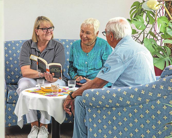 Ulla von Daggenhausen-Schäfer hat viel Freude an ihrer Arbeit mit den Bewohnerinnen und Bewohnern Ulla von Daggenhausen-Schäfer hat viel Freude an ihrer Arbeit mit den Bewohnerinnen und Bewohnern