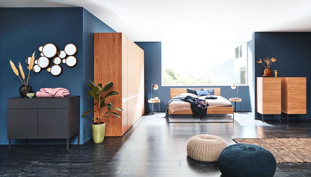 NEO, das sich durch eine Auswahl von 1950 NSC-Farbtönen auszeichnet. Fotos: hülsta NEO, das sich durch eine Auswahl von 1950 NSC-Farbtönen auszeichnet. Fotos: hülsta