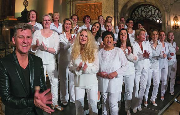 Für swingende Gospel-Musik sorgt Volker Dymel und der Joyful Gospel Chor Für swingende Gospel-Musik sorgt Volker Dymel und der Joyful Gospel Chor