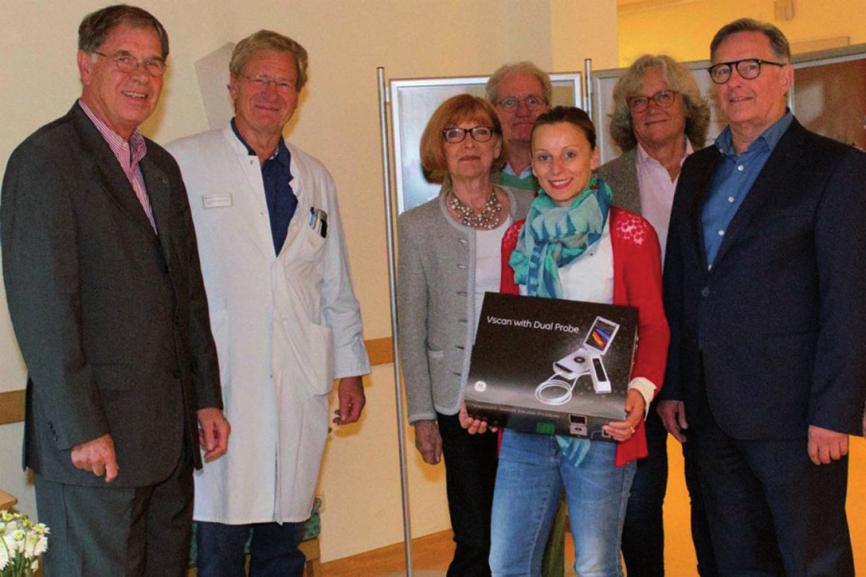 Übergabe des Ultraschallgeräts im Asklepios Westklinikum