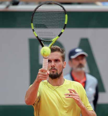 Oscar Otte, durch die Quali in Runde 2. Dort lieferte er sich beim 4:6, 3:6, 4:6 ein gutes Match gegen Roger Federer. Foto: Jürgen Hasenkopf Oscar Otte, durch die Quali in Runde 2. Dort lieferte er sich beim 4:6, 3:6, 4:6 ein gutes Match gegen Roger Federer. Foto: Jürgen Hasenkopf