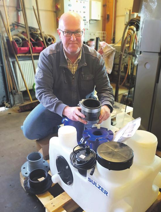 Ralf Jucknieß gehört mit seinem Pumpenbetrieb zu den systemrelevanten Unternehmen in der Covid-19-Krise Foto: Tina Jordan Ralf Jucknieß gehört mit seinem Pumpenbetrieb zu den systemrelevanten Unternehmen in der Covid-19-Krise Foto: Tina Jordan