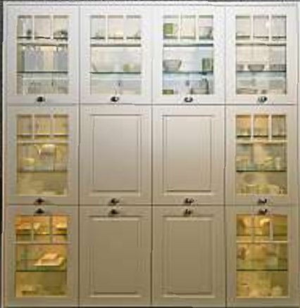 Vitrine mit LED-Beleuchtung, 2,05 Meter, (B) mal 2,25 Meter (H). 2490 Euro, Austeller, in Höhe und Breite variabel gestaltbar Vitrine mit LED-Beleuchtung, 2,05 Meter, (B) mal 2,25 Meter (H). 2490 Euro, Austeller, in Höhe und Breite variabel gestaltbar