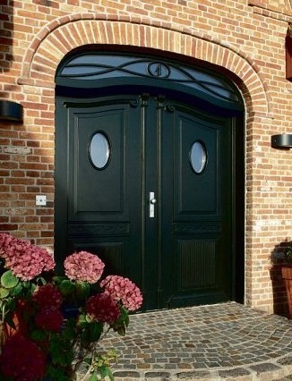 Ein Meisterstück aus Holz – nach den Wünschen des Kunden gefertigt. Foto: rekord Fenster und Türen Ein Meisterstück aus Holz – nach den Wünschen des Kunden gefertigt. Foto: rekord Fenster und Türen