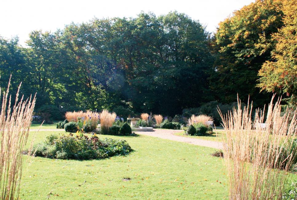 Beliebter Ruhepunkt mitten im Trubel – der Französische Garten im Hirschpark
