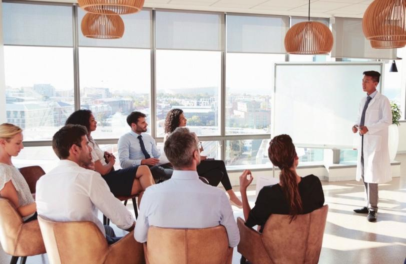Der Master-Studiengang Sozial- und Gesundheitsmanagement schult auch die Referentenqualitäten eines Absolventen Foto: Fotolia/Monkey Business Der Master-Studiengang Sozial- und Gesundheitsmanagement schult auch die Referentenqualitäten eines Absolventen Foto: Fotolia/Monkey Business