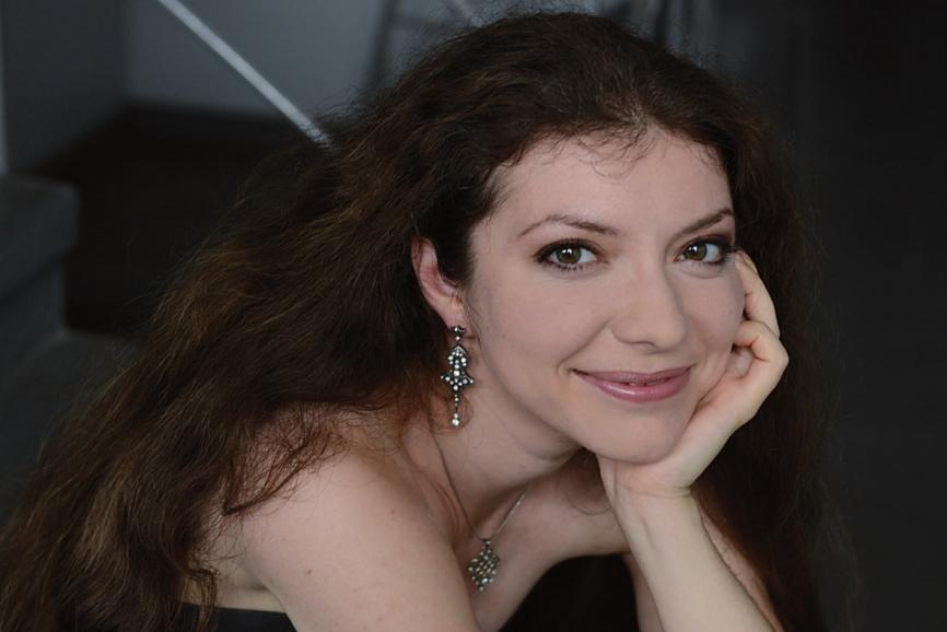 Pianistin Sofja Gülbadamova, FOTO: SCENELINE STUDIOS HAMBURG