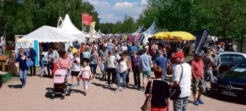 Im vorigen Jahr genossen die Besucher das herrliche Wetter auf der Messe. Fotos: Hauschildt Im vorigen Jahr genossen die Besucher das herrliche Wetter auf der Messe. Fotos: Hauschildt