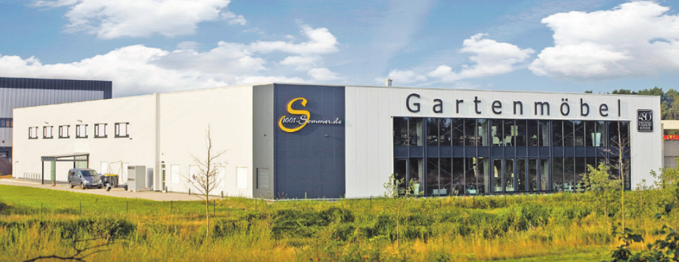 Das Gartenmöbel-Center von 1001-Sommer.de liegt verkehrsgünstig direkt an der A39, Ausfahrt Winsen-Ost. Foto: 1001-Sommer.de Das Gartenmöbel-Center von 1001-Sommer.de liegt verkehrsgünstig direkt an der A39, Ausfahrt Winsen-Ost. Foto: 1001-Sommer.de