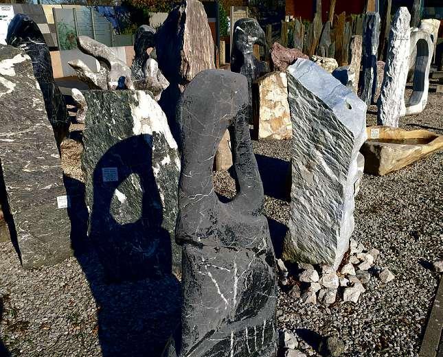 Im Bauzentrum Beckmann ist die Auswahl an Gestaltungsmöglichkeiten für denGarten groß: Solitärsteine sind ein besonderer Blickfang Im Bauzentrum Beckmann ist die Auswahl an Gestaltungsmöglichkeiten für denGarten groß: Solitärsteine sind ein besonderer Blickfang