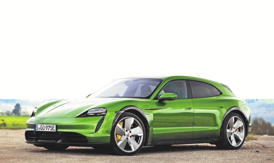 So edel kann das elektrische Kombi-Fahren sein: der Porsche Taycan Cross Turismo. So edel kann das elektrische Kombi-Fahren sein: der Porsche Taycan Cross Turismo.