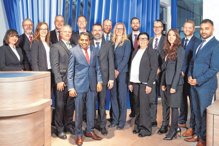 Das Team der Deutschen Bank in Bergedorf freut sich viele interessante Beratungsgespräche auf den Bautagen – und natürlich am neuen Standort in der Alten Holstenstraße 59. Foto: Deutsche Bank Das Team der Deutschen Bank in Bergedorf freut sich viele interessante Beratungsgespräche auf den Bautagen – und natürlich am neuen Standort in der Alten Holstenstraße 59. Foto: Deutsche Bank
