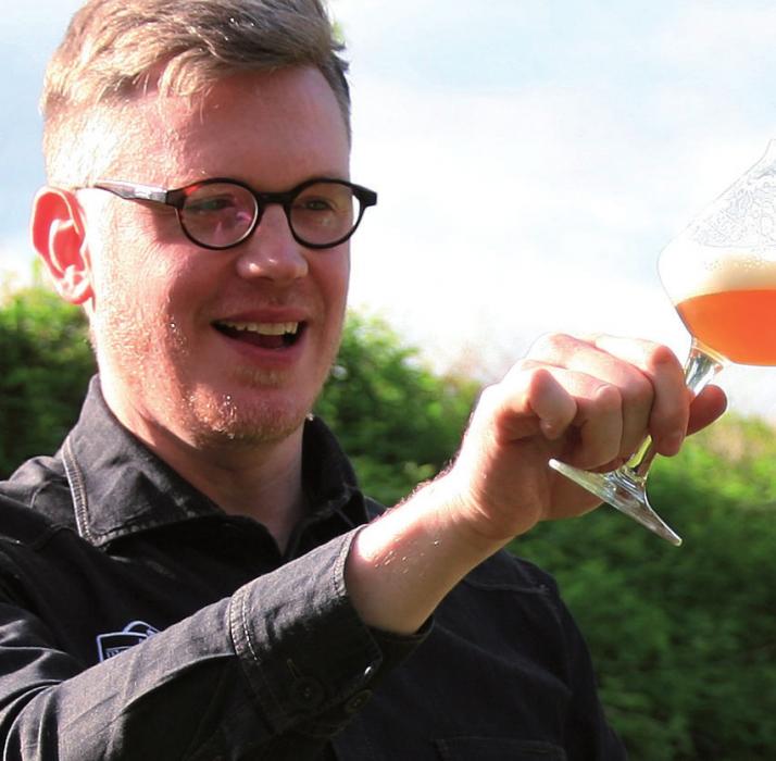 Matthias Kopp aus Reinbek ist Diplom-Biersommelier. Den Titel hat er in einem berufsbegleitenden Intensivkurs an der Doemens Gnussakademie in München erworben. Er berät Kunden von Brauereien, Einkäufer und Gastro - nomen in allen Fragen rund ums Bier.Und das auch in den Elbvororten: Kürzlich hat sogar das Louis C. Jacob eine Bierempfehlung von Matthias Kopp in sein Angebot aufgenommen.