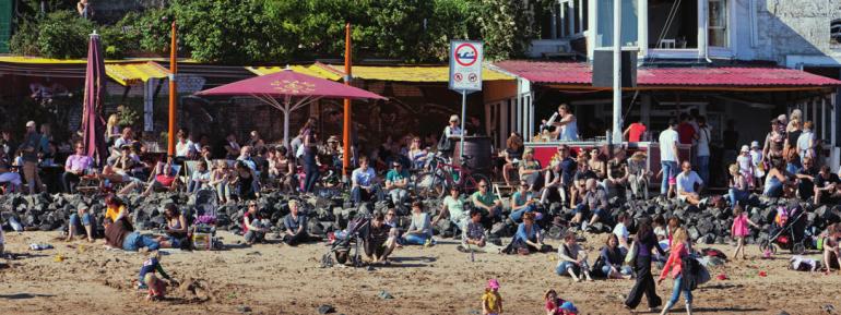 Man trifft sich an der StrandperleFOTO: BEATE ZOELLNER