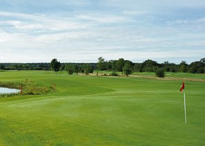 Golf kann man bei jedem Wetter auf der Anlage Bissenmoor spielen Golf kann man bei jedem Wetter auf der Anlage Bissenmoor spielen