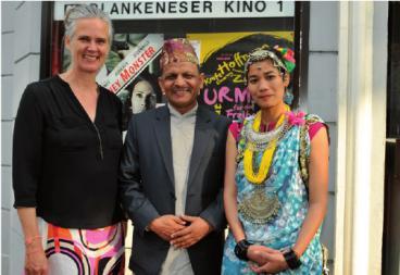 Regisseurin Susan Gluth, Man Bahadur Chhetri von der Napal Youth Foundation und Urmila Chaudhary