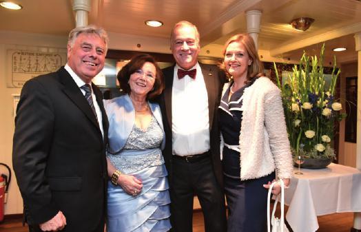 Die Ehepaare Koch und Stratenschulte empfingen auf dem Museumsschiff „Rickmer Rickmers“ rund 150 Gäste