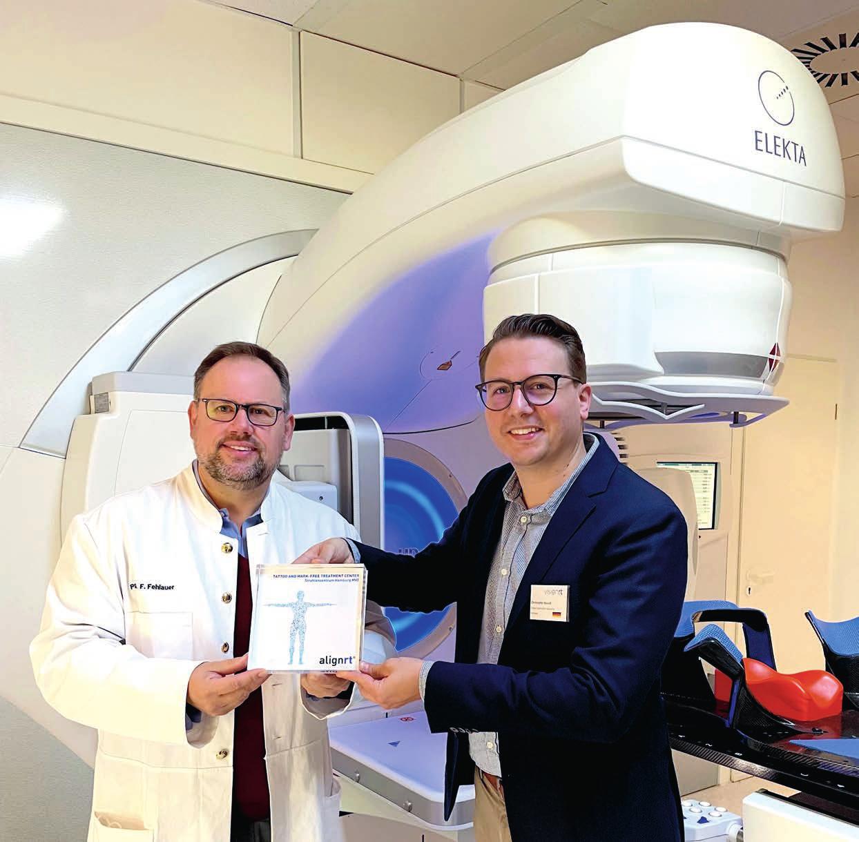 Christopher Rausch von Vision RT (re.) überreicht den Markerless Award an Priv.-Doz. Dr. Fabian Fehlauer Christopher Rausch von Vision RT (re.) überreicht den Markerless Award an Priv.-Doz. Dr. Fabian Fehlauer