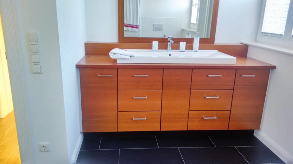 Waschzimmerschrank der Firma Hussner