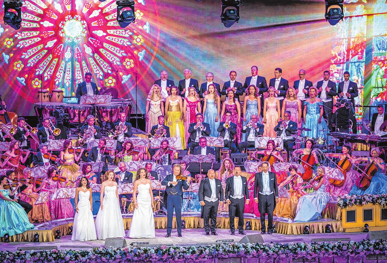 André Rieu und sein Orchester begeistern Millionen Fans weltweit Foto: André Rieu Productions André Rieu und sein Orchester begeistern Millionen Fans weltweit Foto: André Rieu Productions