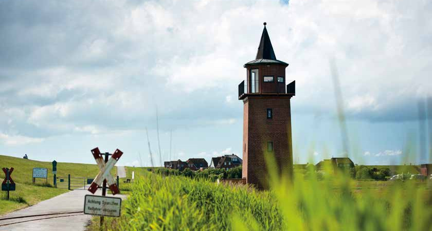 Wasser, Watt, Weite und Whirlpool – der Leuchtturm in Dagebüll Foto: ©Alexander Hartmann Wasser, Watt, Weite und Whirlpool – der Leuchtturm in Dagebüll Foto: ©Alexander Hartmann
