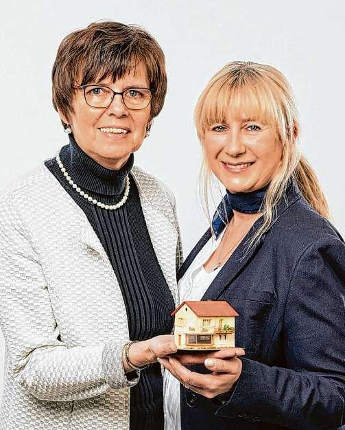 Dagmar Uven und Manuela Kuhnke sind ein eingespieltes Team bei der Immobilien-Beratung. Foto:PT Dagmar Uven und Manuela Kuhnke sind ein eingespieltes Team bei der Immobilien-Beratung. Foto:PT