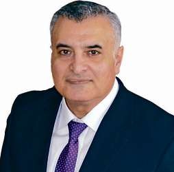 Mehrdad Rakhshan ist Gutachter und Sachverständiger für Orientteppiche Foto: Rakhschan Mehrdad Rakhshan ist Gutachter und Sachverständiger für Orientteppiche Foto: Rakhschan