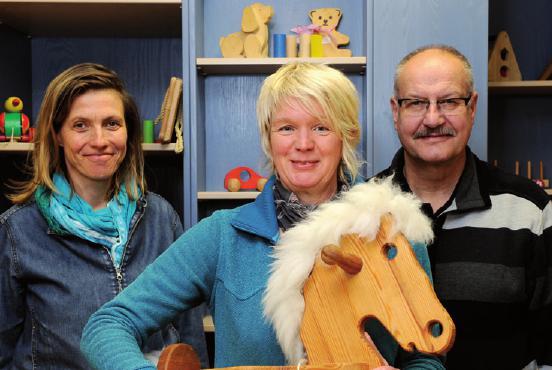 Antje Krüger, Christiane Diemel und Manfred Ahlborn stehen den Mitarbeitern bei ihren Arbeiten zur Seite