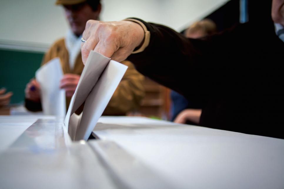 Der Gang zur Wahlurne gehört für viele Elbvorortler zur Pflicht. Die Wahlbeteiligung liegt regelmäßig über dem Hamburger Schnitt. FOTO: BIZOO_N