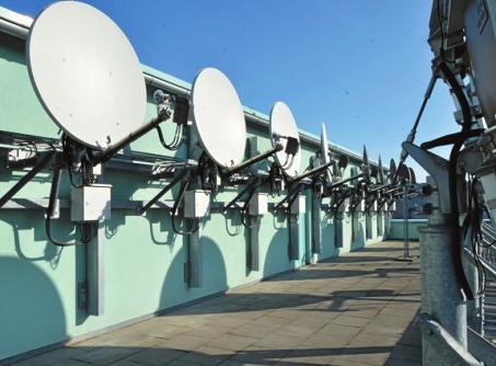 Futuristischer Anblick: Satellitenschüsseln am Norderstedter Wasserwerk. Futuristischer Anblick: Satellitenschüsseln am Norderstedter Wasserwerk.