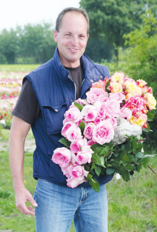 Jens Krüger sorgt als Züchtungsleiter bei Rosen Tantau in Uetersen dafür, dass immer wieder Rosen mit besonderen Merkmalen neu auf den Markt kommen können Jens Krüger sorgt als Züchtungsleiter bei Rosen Tantau in Uetersen dafür, dass immer wieder Rosen mit besonderen Merkmalen neu auf den Markt kommen können